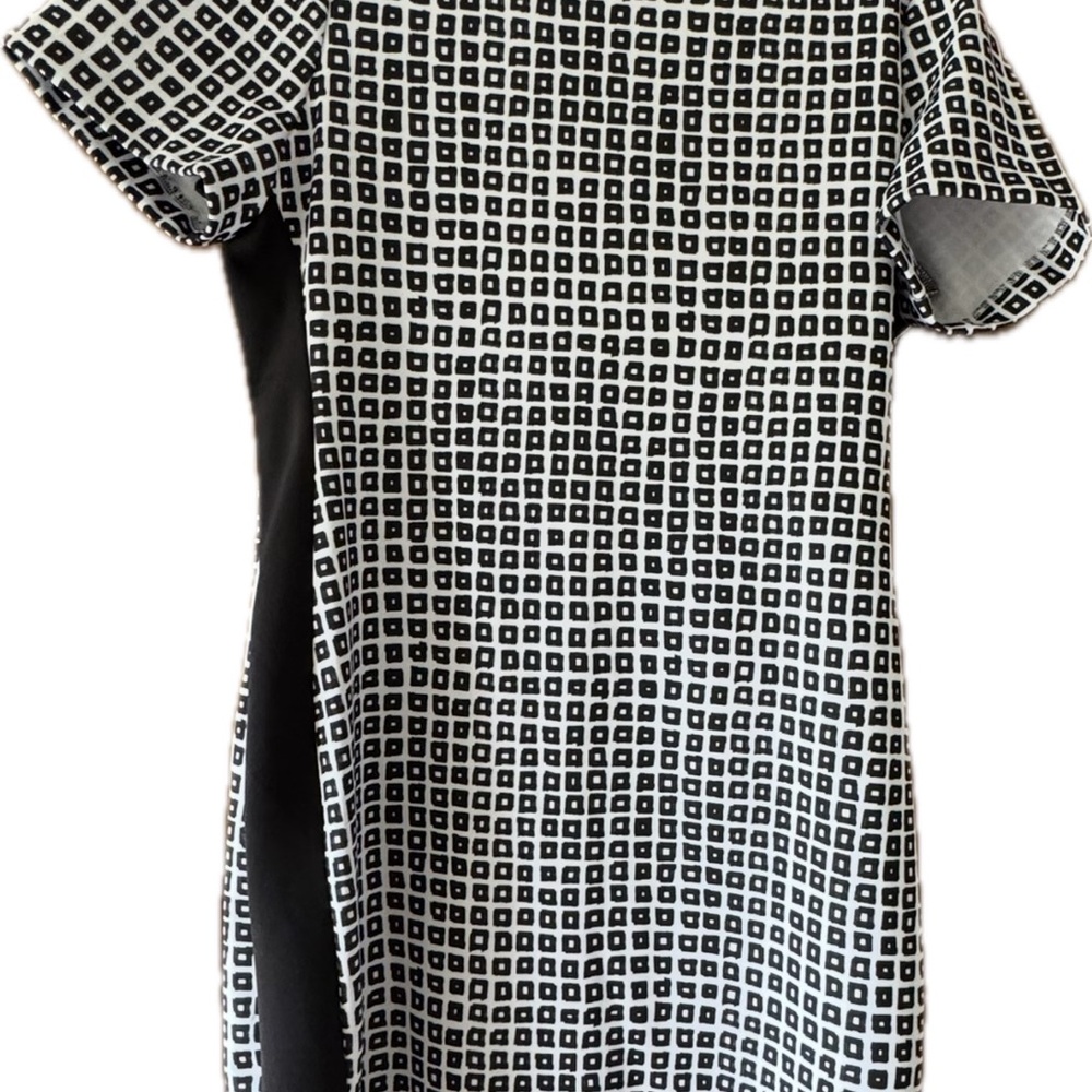 Black and White Geometric Pattern Dress - Picture 2 of 6